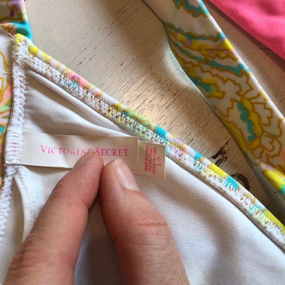 VS Small Triangle String Bikini - Picture 4 of 4